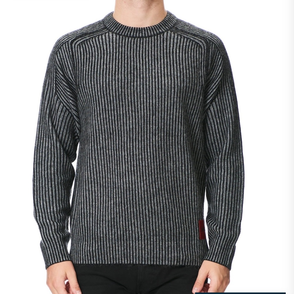 HUGO Gray Crewneck Sweater with Pinstripe Pattern